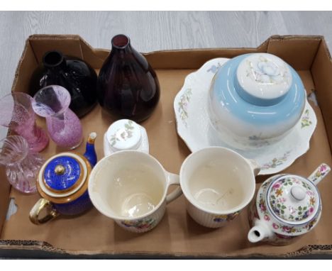 12 MIXED ITEMS OF GLASS AND CERAMICS INCLUDING CAITHNESS GLASS X3, VILLEROY AND BOCH X2, MALING X2, AYNSLEY AND OTHERS