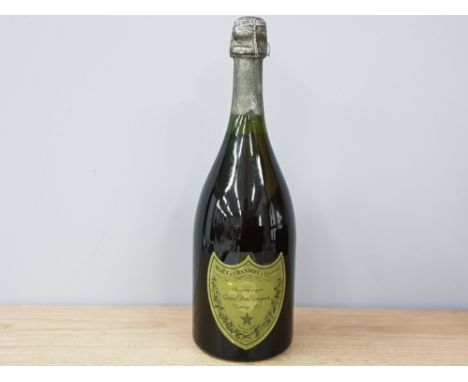 BOTTLE OF CUVEE DOM PERIGNON VINTAGE 1971 CHAMPAGNE, MOET ET CHANDON A EPERNAY