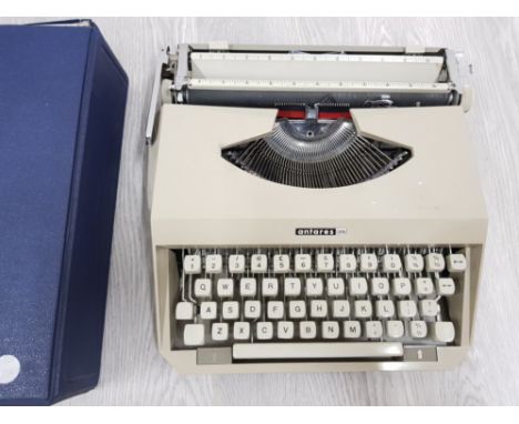 ANTARES CAPRI TYPEWRITER WITH HARD CASE