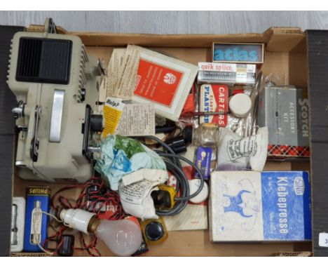 VINTAGE EUMIG FILM PROJECTOR  AND VARIOUS ACCESSORIES