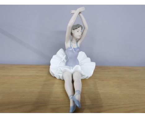 LARGE NAO BY LLADRO COLLECTIVE FIGURINE SCULPTURE OF A DANCER