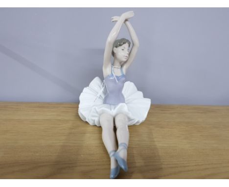 LARGE NAO BY LLADRO COLLECTIVE FIGURINE SCULPTURE OF A DANCER