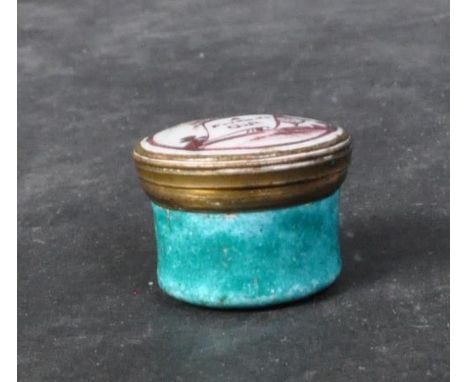 A George III 18th century Battersea enamel patch / snuff pot. The pot lid having hand painted scroll reading inscription A Fr