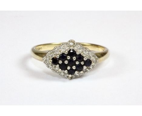 9ct Gold sapphire and diamond cluster ring (size Q)