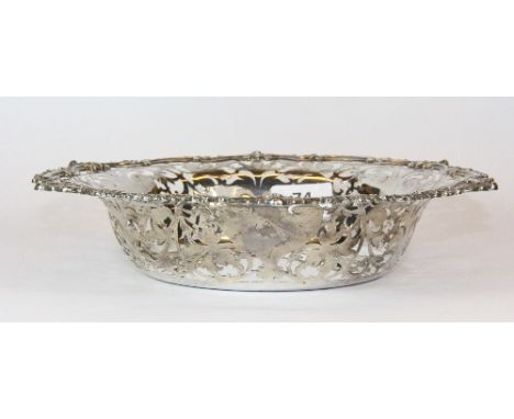 A large pierced hallmarked silver dish by Robert Morton, Sheffield, circa 1925, Dia 26cm