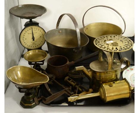 A selection of collectible brass wares, including: Salter Household Scale no 46; a set of Carnegie &amp; Leighton scales; two