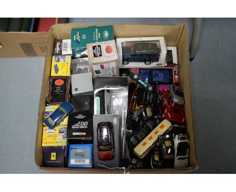A selection of diecast model vehicles, including: Vanguards Morris Marina model car; Exclusive First Editions model bus; and 