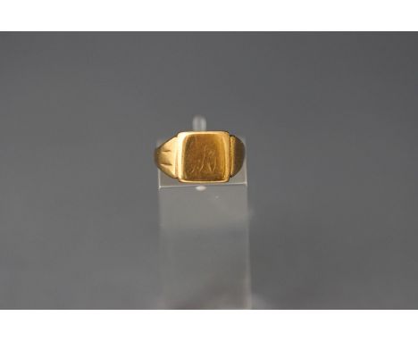 A 9 carat gold signet ring, finger size N, 2.9 g gross