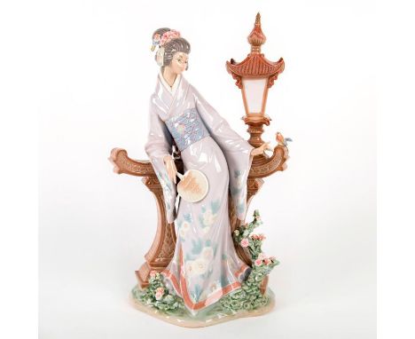 Glazed, Woman dressed in traditional Japanese attire; Lamp post. With original box. Lladro backstamp. Artist: Salvador DebonI