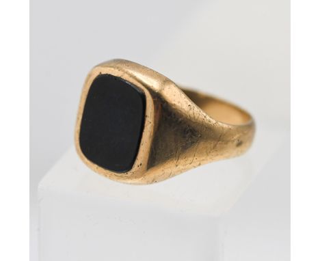 A 9ct gents bloodstone ring, approx 5.2g (misshaped), size Q/R.