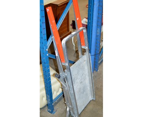 LADDER PLATFORM     