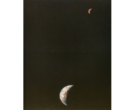 NASA/Jet Propulsion Laboratory, Pasadena.- The first photograph to show the Earth and Moon together in a single frame, Voyage