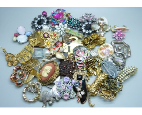 Fifty costume brooches, including Monet, etc. 