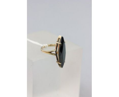 10ct Gold Ring set with Marquise Polished Glass 