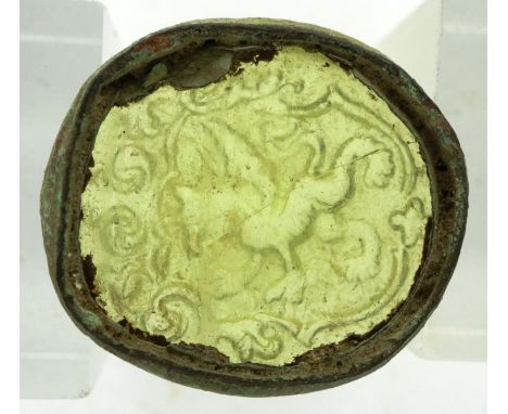 Medieval glass Intaglio design of Phoenix house crest, L: 18 mm. P&amp;P Group 0 (£5+VAT for the first lot and £1+VAT for sub