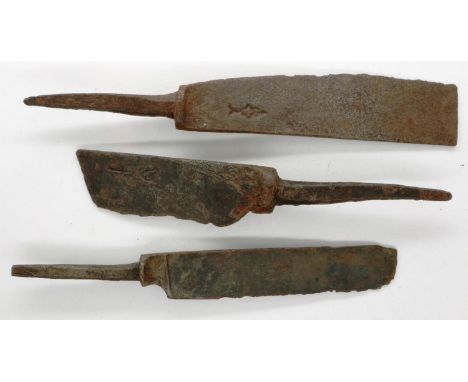 Three Medieval crafting blades with Blacksmith house markings, L: 105 mm. P&amp;P Group 0 (£5+VAT for the first lot and £1+VA