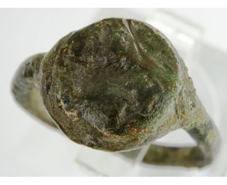 Early Medieval crude Intaglio design ring, D: 16 mm. P&amp;P Group 0 (£5+VAT for the first lot and £1+VAT for subsequent lots