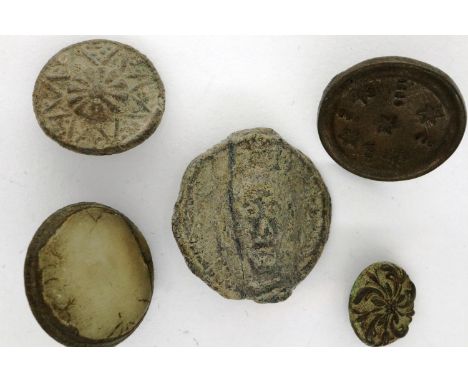 Tudor to Civil War ornate dress buttons. P&amp;P Group 0 (£5+VAT for the first lot and £1+VAT for subsequent lots) 