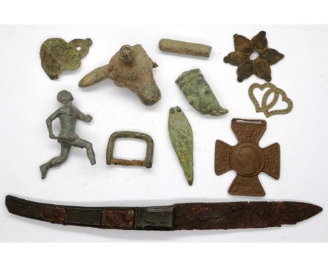 A collection of metal detecting finds (10). P&amp;P Group 1 (£14+VAT for the first lot and £1+VAT for subsequent lots) 