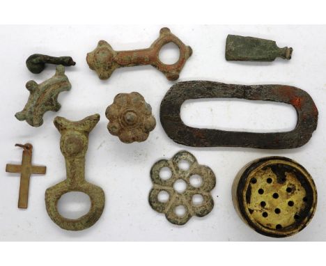 A collection of metal detecting finds (10). P&amp;P Group 1 (£14+VAT for the first lot and £1+VAT for subsequent lots) 