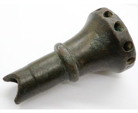 Industrial Age iron punch, L: 70 mm. P&amp;P Group 0 (£5+VAT for the first lot and £1+VAT for subsequent lots) 