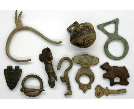 A collection of metal detecting finds (10). P&amp;P Group 1 (£14+VAT for the first lot and £1+VAT for subsequent lots) 