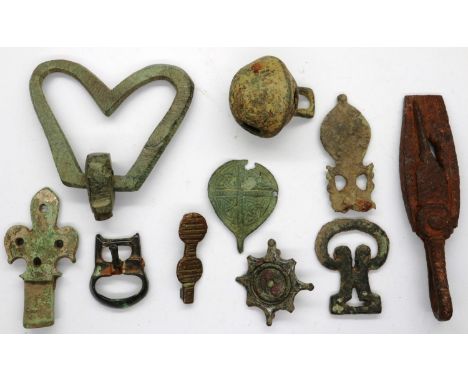 A collection of metal detecting finds (10). P&amp;P Group 1 (£14+VAT for the first lot and £1+VAT for subsequent lots) 