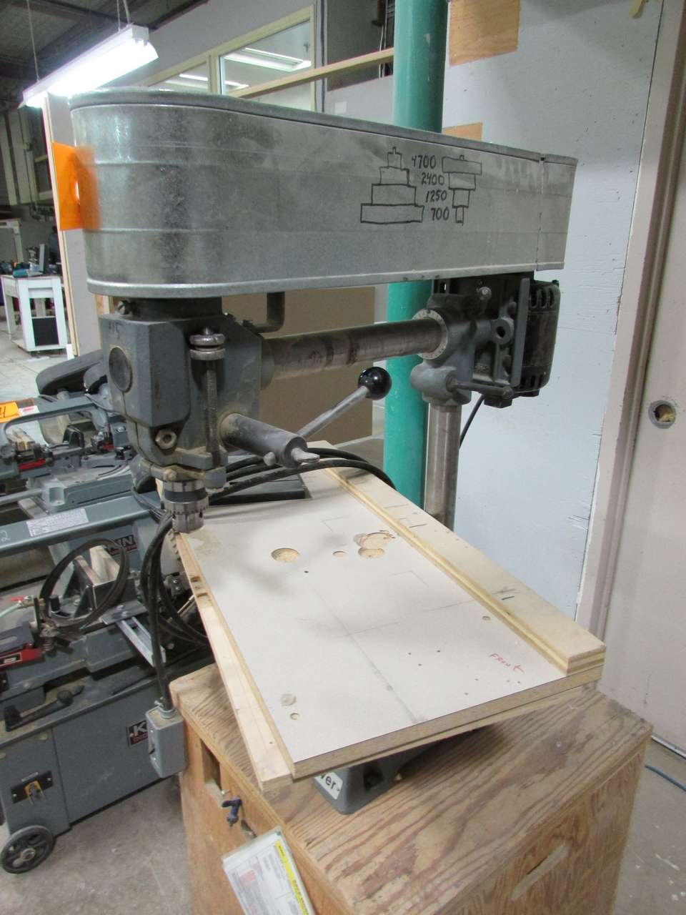 Rockwell/Beaver 1700 Bench Drill Press 16 3/4" Throat, 9"x8" Table, 4