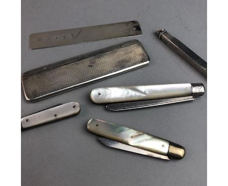 MOTHER OF PEARL HANDLED SILVER FRUIT KNIFE, maker Thomas Marples, Sheffield 1904, along with two other mother of pearl handle
