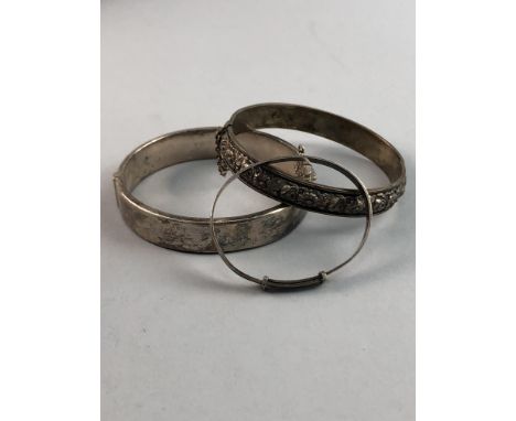 SILVER BANGLE, with engraved thistle motif decoration, 19.5g, along with a collection of silver and other costume jewellery i