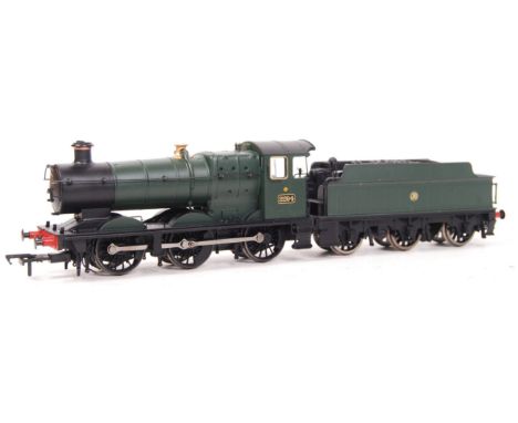 A Bachmann model rail 00 gauge railway trainset locomotive 32-304 2294 Collett Goods loco. Green, with tender. Unboxed.  Note