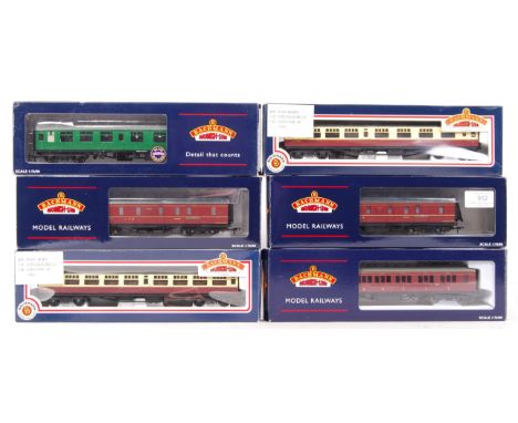 A collection of 6x Bachmann Branch Line 00 gauge model rail railway trainset rolling stock carriages - all within the origina