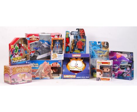 A good collection of 10x assorted carded / boxed action figures and playsets. Various franchises, to include; Power Rangers S