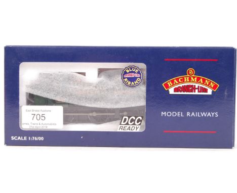 An original Bachmann 00 gauge DCC Ready railway trainset locomotive 32-204 ' 8750 Pannier GWR Tank '. Within the original box