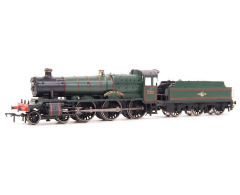 A Bachmann model rail 00 gauge railway trainset locomotive 31-300 ' 7816 ' ' Frilsham Manor '. Green, with tender. Unboxed, m