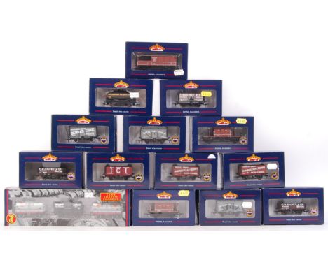 A collection of 14x Bachmann Branch Line 00 gauge model rail railway trainset rolling stock wagons - all within the original 