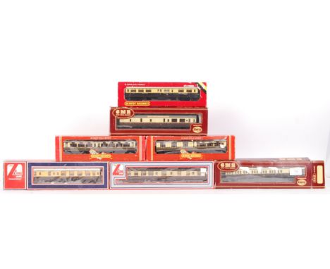 A collection of 7x assorted boxed 00 gauge railway trainset Pullman carriages. Comprising of Airfix , Hornby &amp; Lima. Box 