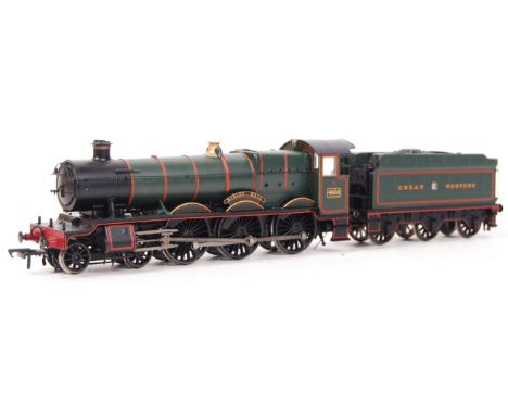 A Bachmann Branch Line 00 gauge model rail railway trainset locomotive 32-003 GWR ' Kinlet Hall ' Loco 4936 . With tender. Un