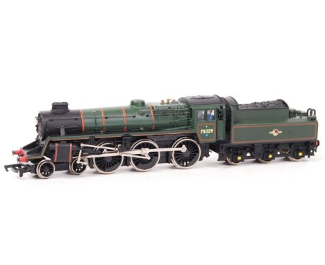 A Bachmann model rail 00 gauge railway trainset locomotive 31-106 ' 75029 BR Class Standard Loco '. With tender. Unboxed, min