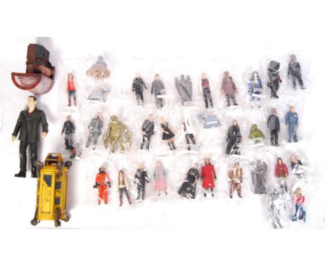 A large quantity of approx 41x Character Options made BBC Doctor Who / Dr Who un-carded action figures of various characters 
