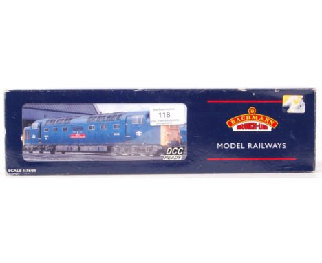 A good Bachmann Branch Line 00 gauge railway trainset locomotive 32-529 ' Class 55 D9017 ' The Durham Light Infantry '. DCC r