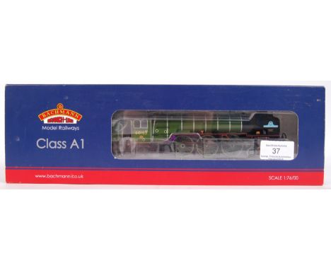 A Bachmann Branch Line 00 gauge railway trainset locomotive 32-550A Class A1 Apple Green British Rail Tornado. Appears mint, 
