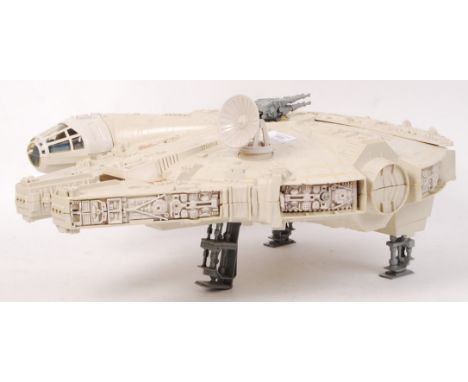 A very good original vintage Palitoy / Kenner made Star Wars action figure playset vehicle ' Millennium Falcon '. Unboxed, bu