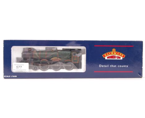 An original Bachmann model rail 00 gauge railway trainset locomotive 31-778 ' 6969 Wraysbury Hall '. With tender. Boxed.  Not