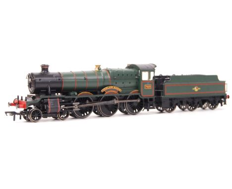 A Bachmann Branch Line 00 gauge model rail railway trainset locomotive 31-308 ' Lechlade Manor ' 7825. Green, with tender. Un