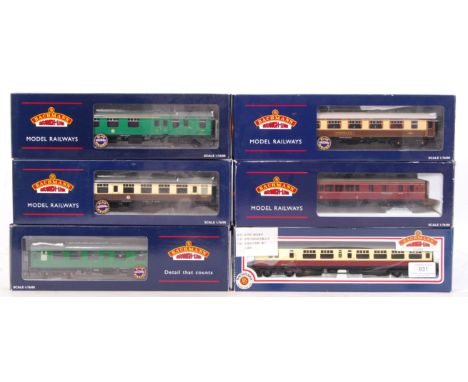 A collection of 6x Bachmann Branch Line 00 gauge model rail railway trainset rolling stock carriages - all within the origina