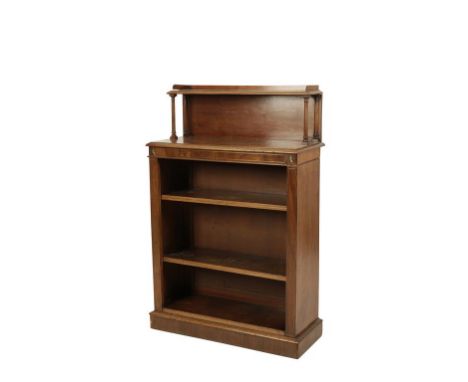 A SMALL GEORGE IV MAHOGANY AND BRASS INLAID OPEN BOOKCASE, the raised back with a galleried shelf above a rectangular top abo