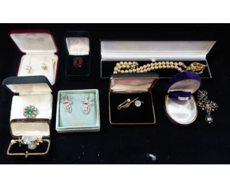 A COLLECTION OF COSTUME JEWELLERY, to include a pair of gentleman's cufflinks and dress studs