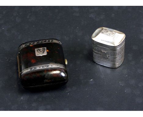 A Victorian tortoiseshell purse with silver inlay, 7cms (2.75ins) wide; together with a 19th century silver snuff box with en