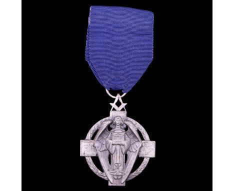A silver Great War Masonic Hallstone /  Million Memorial Fund Commemorative Jewel, inscribed "Bro W Rose - No 4715" verso, J 